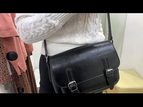 ❤️ Masturbation publique de la jeune salope FeralBerry avec un gode dans la cabine d'essayage ❤️ Fuck vidéo at us ❌❤