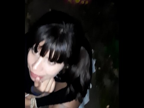 ❤️ Dans la rue, le pénis gonflé en échange de bonbons ❤️ Fuck vidéo at us ❌❤
